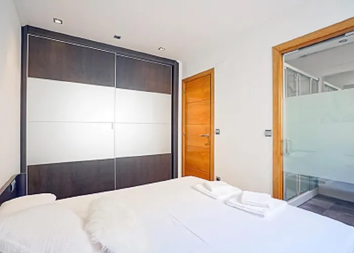 Super Offer Week 11to17 Aug25 Downtown, Terrace, Parking Lejlighed *